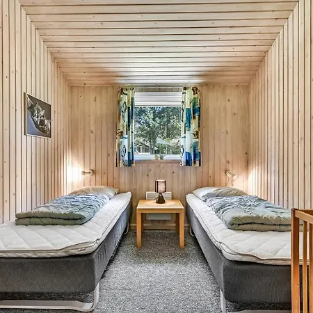 Front In With Sauna